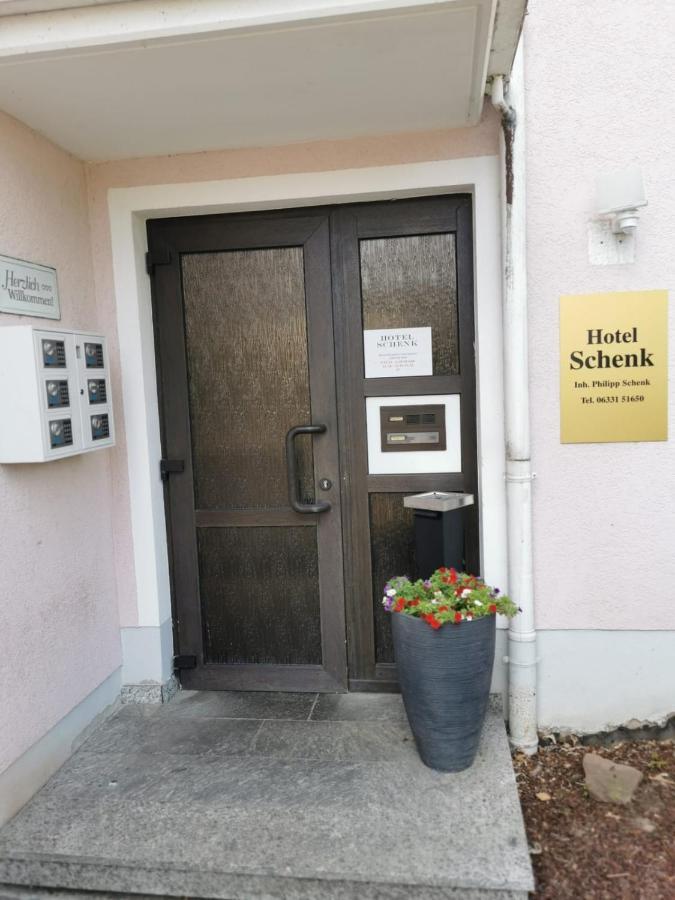 Hotel Schenk Пирмазенс Екстериор снимка