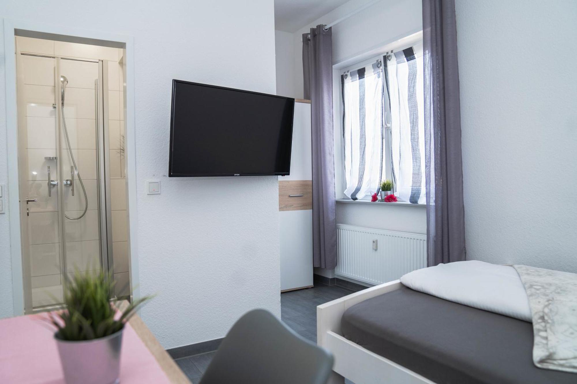 Hotel Schenk Пирмазенс Екстериор снимка